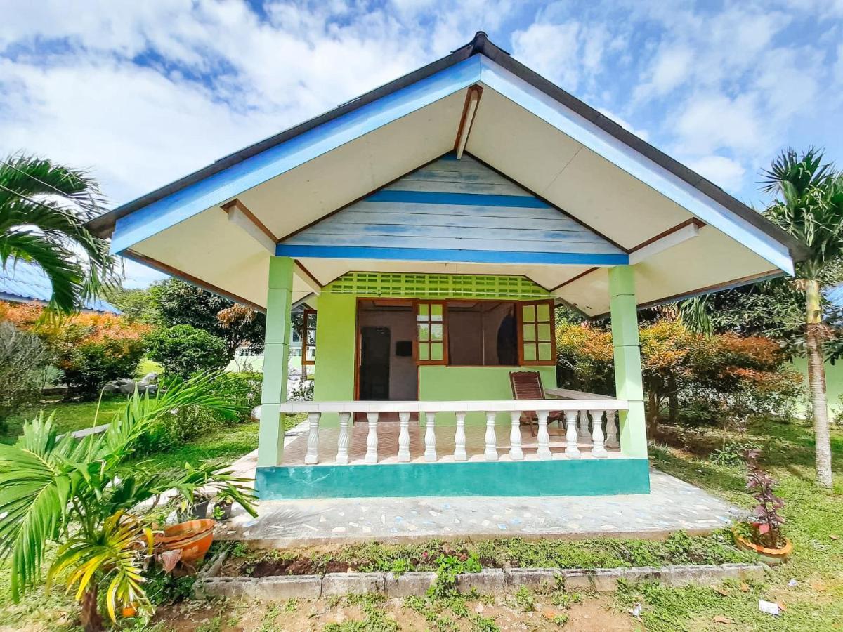 Hotel T And T House (Adults Only) à Koh Phayam Extérieur photo