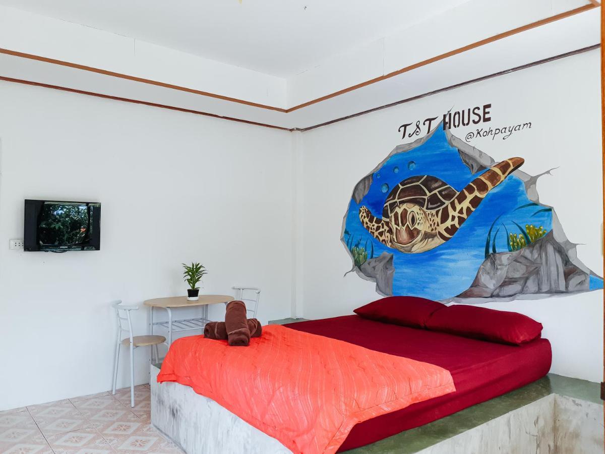 Hotel T And T House (Adults Only) à Koh Phayam Extérieur photo