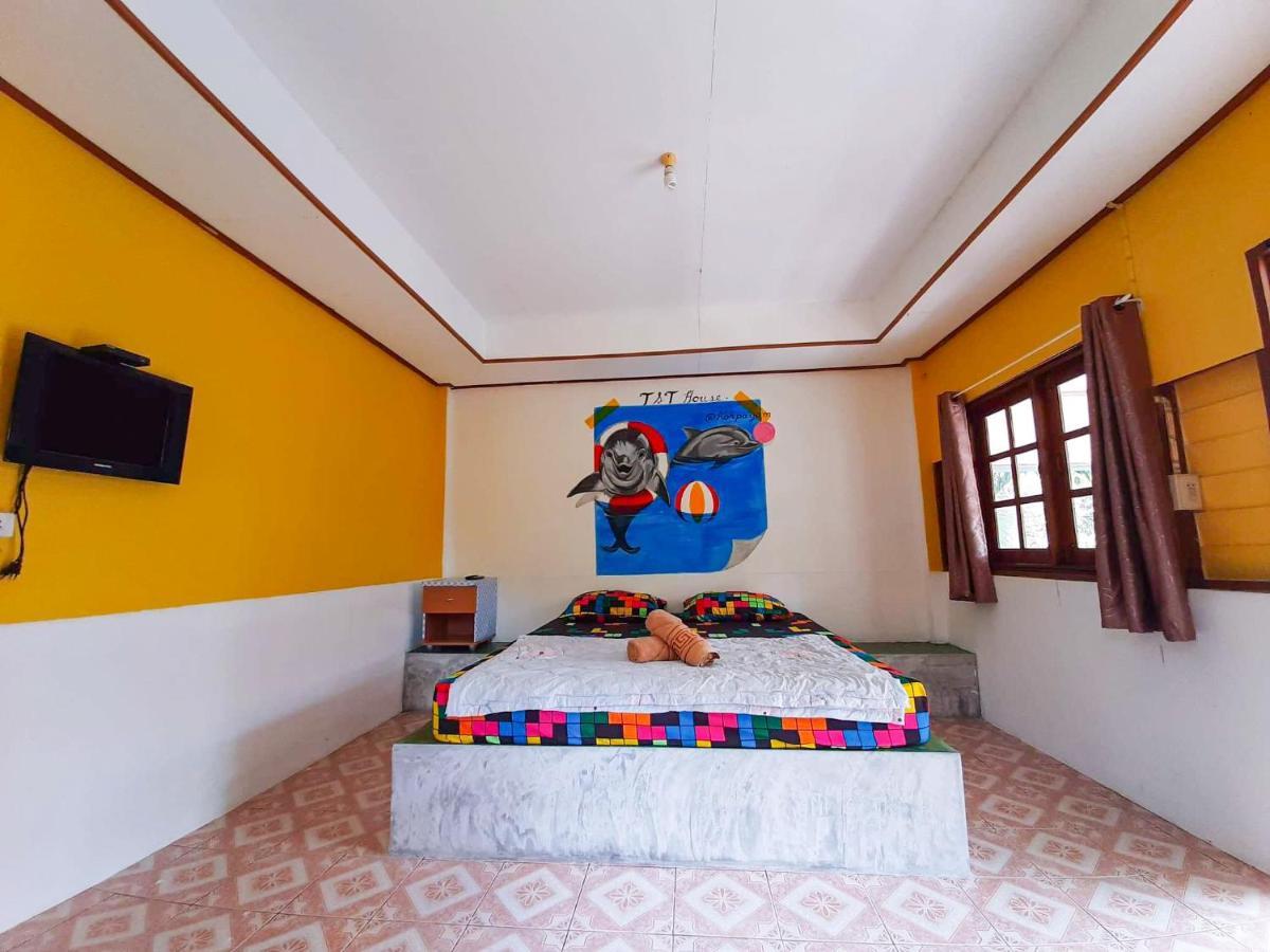 Hotel T And T House (Adults Only) à Koh Phayam Extérieur photo