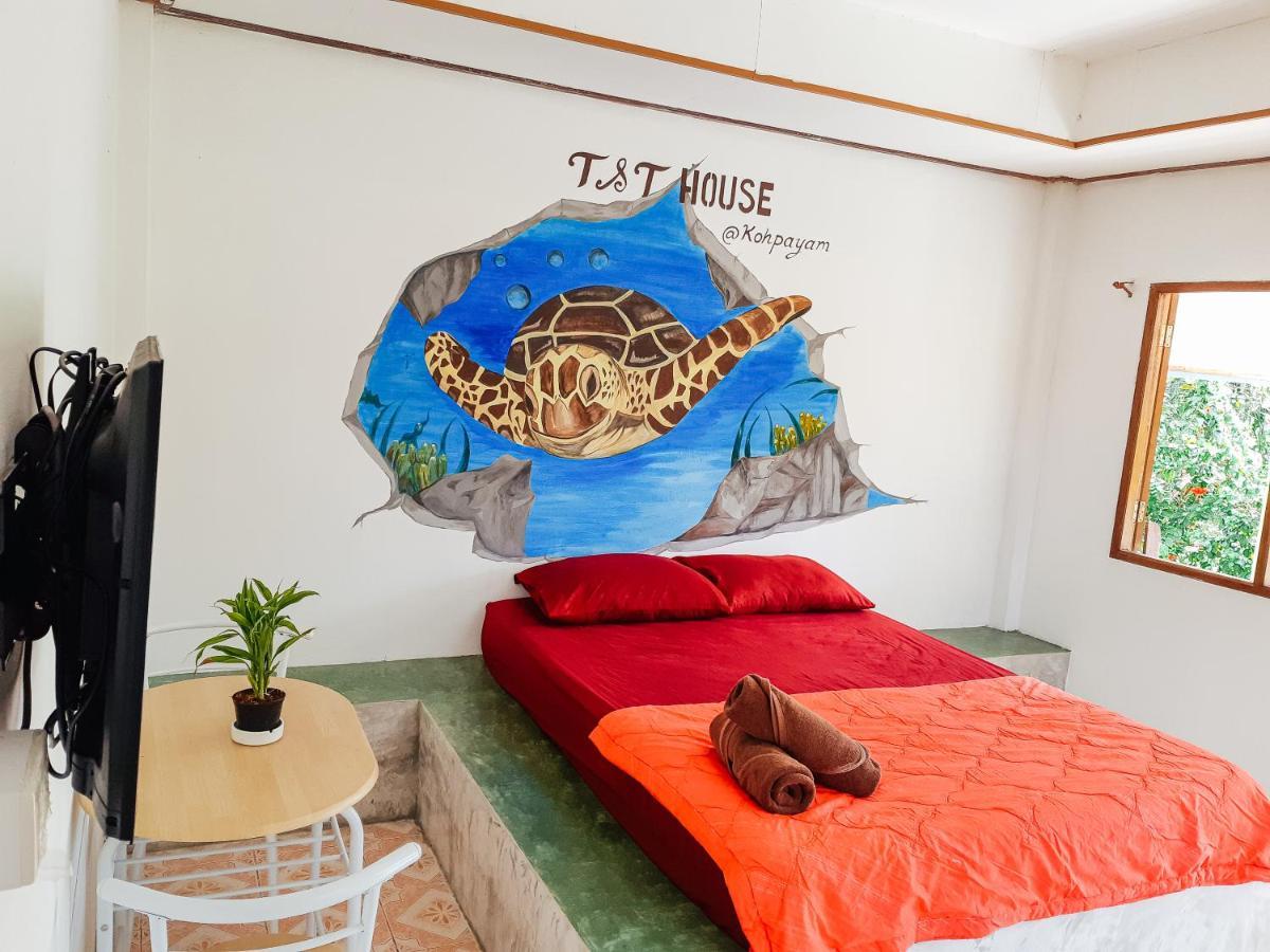 Hotel T And T House (Adults Only) à Koh Phayam Extérieur photo